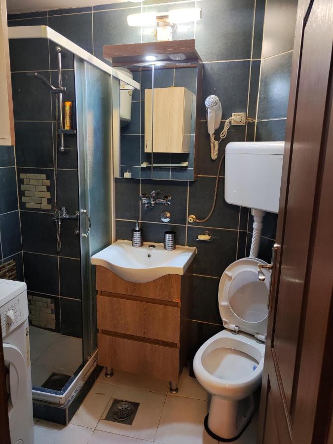 Centrum Lux Apartment Nis Luaran gambar