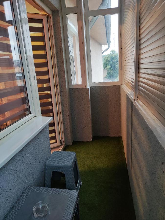 Centrum Lux Apartment Nis Luaran gambar